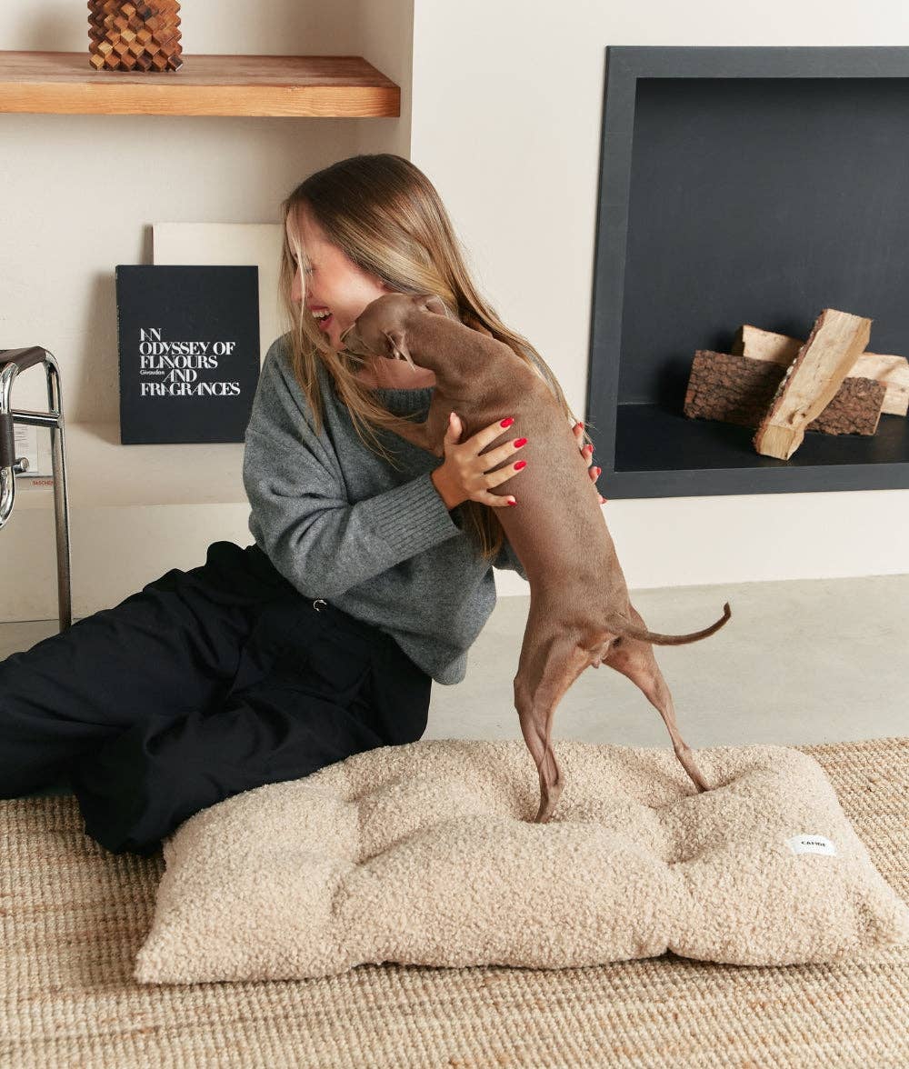 CAFIDE - Beiges Hundebettenkissen mit Schafoptik, Bela