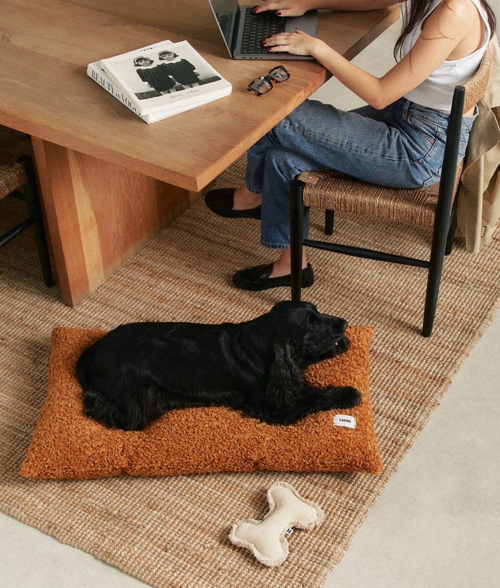 CAFIDE - Hundekissen Mustard Sheep Dog Bed Cushion von Bela